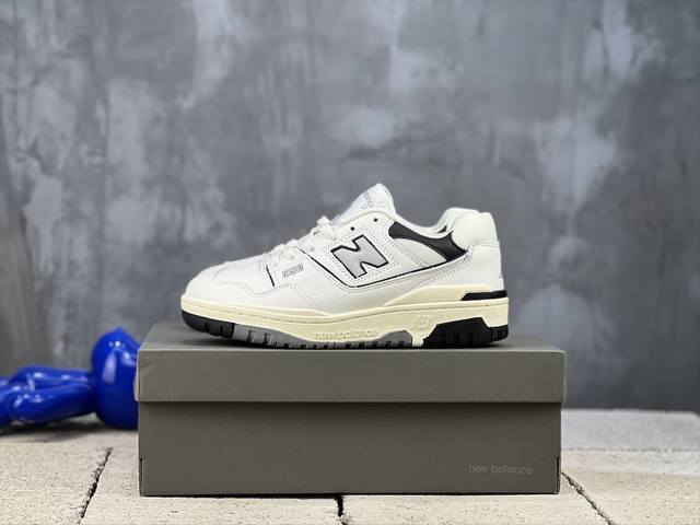 New Balance 系列 经典复古低帮休闲运动篮球板鞋 完全按照原鞋开发 区别市面先行版本 可接受全方位无死角对比 采用丝光猪巴革拼接牛培皮鞋面材质#厚实耐