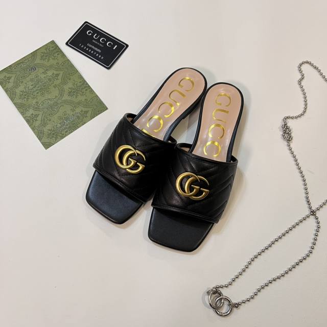 Gucci 古驰2024顶级专柜 早春新款 官网上新 独家首发 古驰 24Ss-双g绣线拖 平底拖 经典拖 T台同款 太古里街拍上脚 早春时尚 小红书推荐新款