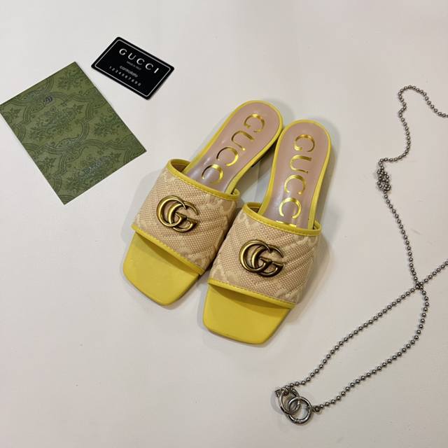 Gucci 古驰2024顶级专柜 早春新款 官网上新 独家首发 古驰 24Ss-双g绣线拖 平底拖 经典拖 T台同款 太古里街拍上脚 早春时尚 小红书推荐新款