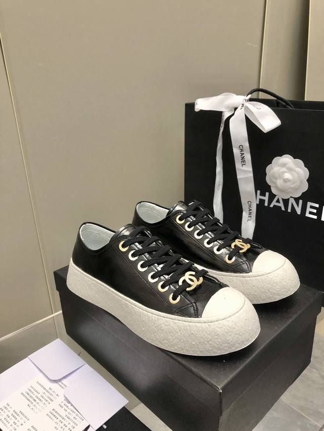 2024-低帮 高帮 Chanel 24P新款大头饼干鞋 原版开发顶级版本 鞋面正品一致的皱漆皮 内里羊皮.百搭休闲 浮雕双c Logo真的太心水了 非市面普通