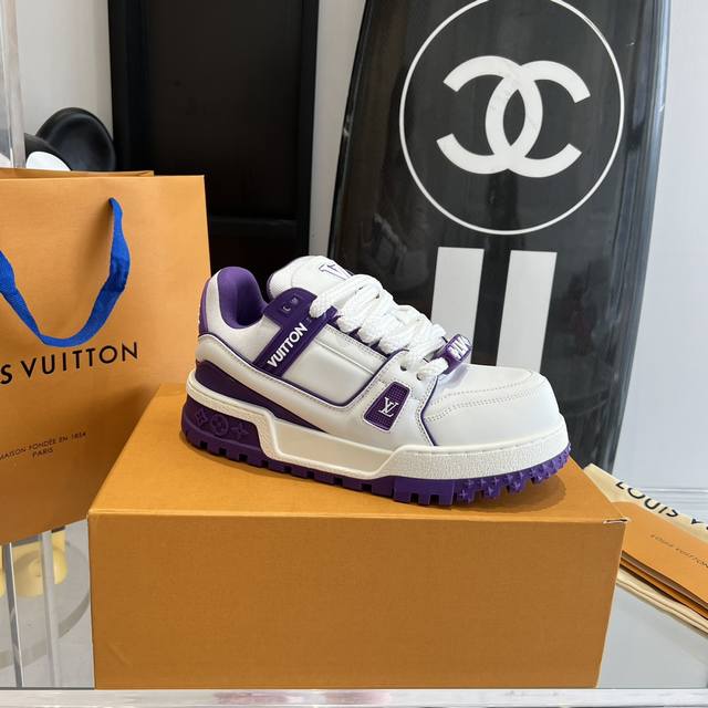 Louis Vuitton 走秀款胖丁trainer 面包鞋 情侣款 胖trainer打破颜色的单一变化 胖乎乎的超可爱有趣 融入了与old Skool 更相似