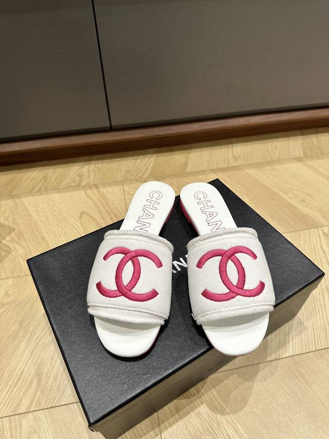 顶级品质 Chanel*新款凉拖 纺织面电绣羊皮里真皮底size35 36 37 38 39 订40.41