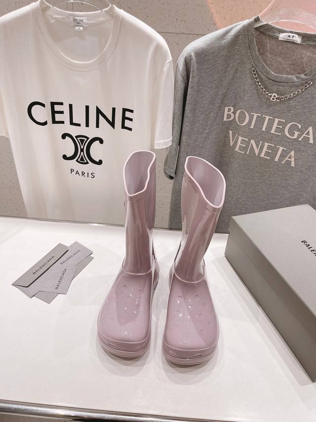 高版本出厂 Balenciaga 巴黎世家 2024新款雨靴 时髦精必备 整体线条流畅性保持跟原版一致 开模tpu一体成型 原版注塑成型 内里 原版开模eva发