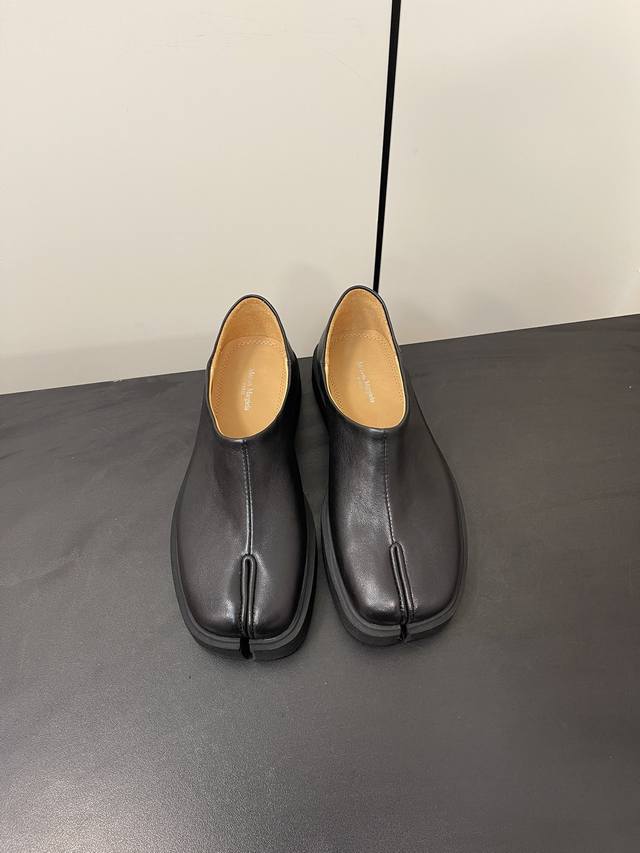 Maison Margiela Mm6分趾鞋tabi乐福鞋单鞋僧侣鞋 意产植鞣羊皮 牛皮内里 耐磨绒组合大底 Size:35-41 40.41定制不退换