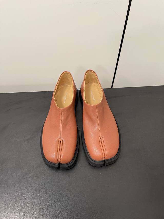 Maison Margiela Mm6分趾鞋tabi乐福鞋单鞋僧侣鞋 意产植鞣羊皮 牛皮内里 耐磨绒组合大底 Size:35-41 40.41定制不退换