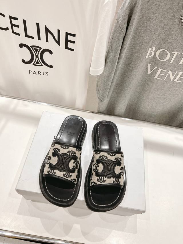 高版本出厂 Celine*塞琳2023春夏新款凯旋门logo凉拖鞋 高级感十足 网红ins种草神器 非常复古风 气场十足单品 设计风格非常新颖 高档且非常舒适.