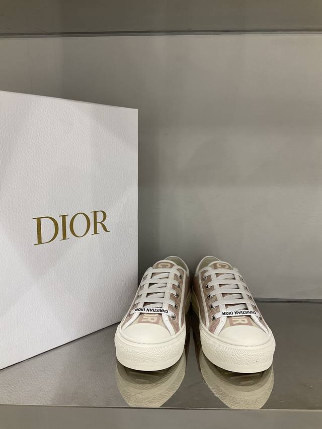 冲量价: Dior 刺绣帆布鞋 全系列配色发售 Size:35-41