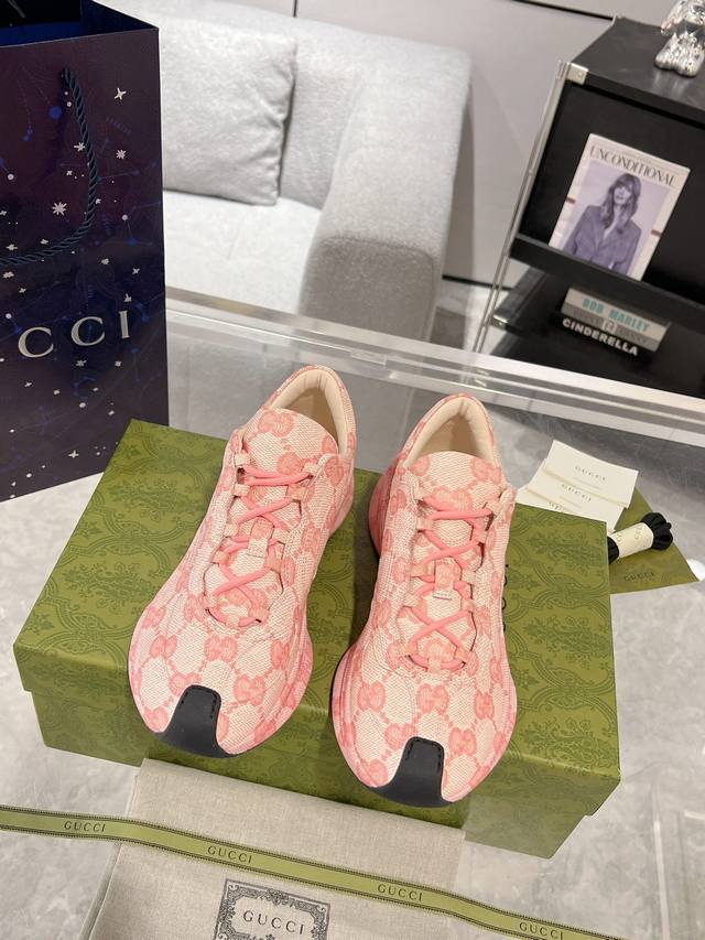 女码 Gucci Run 系列 23Ss 新款 水转印运动鞋 专柜购买原版一比一打造 所有细节 材料 全部跟你在专柜买到的都一样 码数:35-40