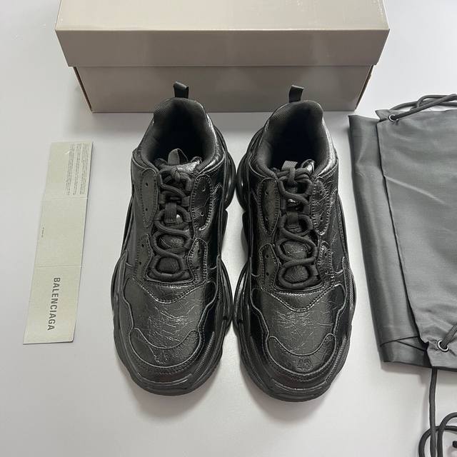 纯原做旧版本牛仔蓝balenciaga Trie S 一代巴黎世家 原版复刻 无限还原z确字体粗细、位置、大小 ，正确侧边透气孔。正确的楦型让鞋子穿起来不掉脚，