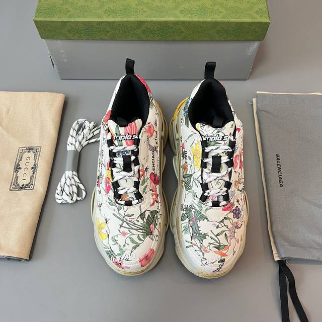 纯原版本balenciaga Triple S 一代巴黎世家 联名gucci 强势归来 原版复刻 无限还原zp正确字体粗细、位置、大小 ，正确侧边透气孔。正确的