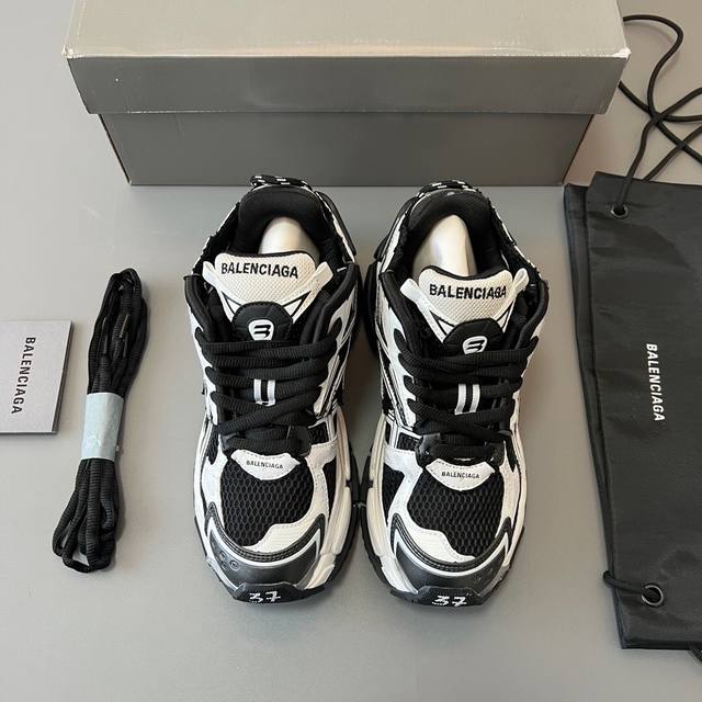 纯原balenciaga 巴黎世家-Runner、是通过溢胶、做旧、缝线等细节，展示了设计师 Demna 的运动鞋风格，用一双 旧鞋 传递复古感，后侧板、翘起的