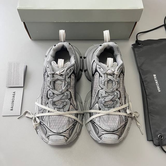 纯原版本balenciaga Phantom Sneaker 巴黎世家全新做旧十代黄色潮流跑鞋 在延续 Track Trainer 户外轮廓和复杂鞋面结构的同时