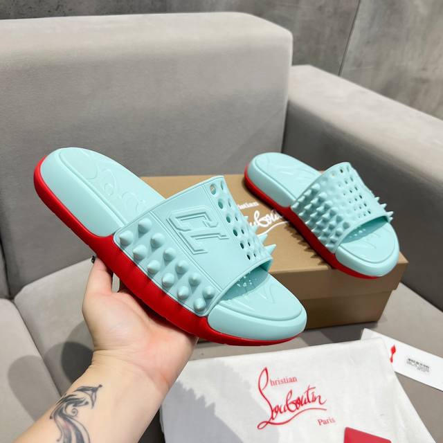 王俊凯 杨幂 许凯 张婧仪 丁程鑫 陈牧驰 王子异 同款christian Loubouti2024 新品 Cl 路铂廷新款夏日铆钉 Eva 时尚百搭超酷一字拖