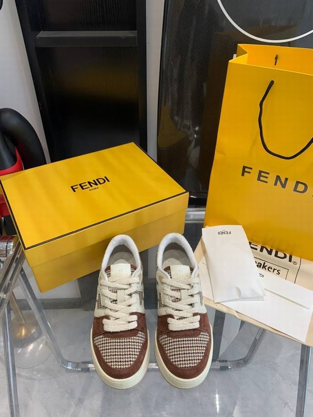 新色fendi 芬迪2022Ss 新款运动休闲鞋全网颜色最齐 质量保证原版开发 独家顶级版本 码：女35-40