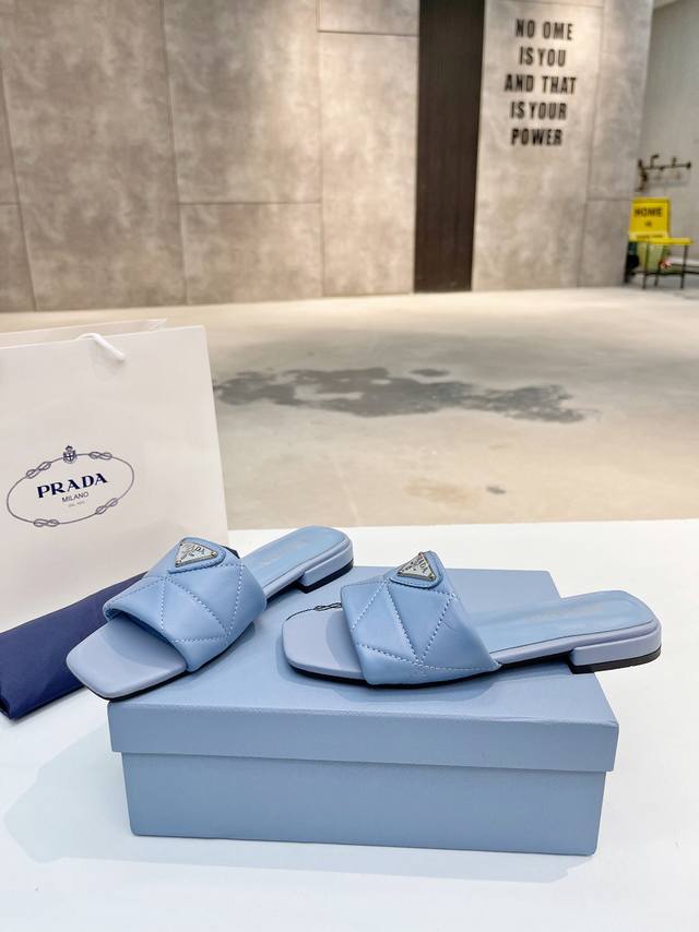 普拉达 Prada.,⑥色任选，码数：35-43，平底￥ 。粗跟￥ 真皮底+30