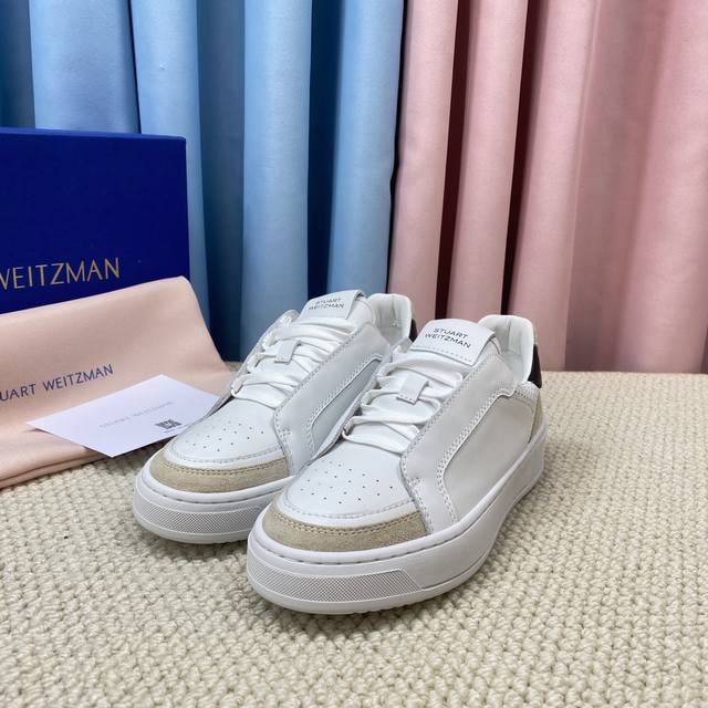 顶级版本 G090休闲鞋stuart Weitzman高版本sw低帮休闲运动鞋华丽焕新经典系带款小白鞋，全新上线 恩缇韦曼专门为女性量身打造定制鞋楦，致力于为每