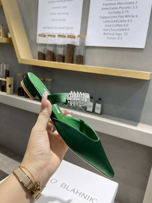 顶级版本 Manolo Blahnik 四季经典款 施华洛世奇水晶丝绸缎面穆勒鞋平跟鞋 Manol* Blahni*莫罗 伯拉尼克尖头绸缎麦穗水钻拖鞋 原版套楦