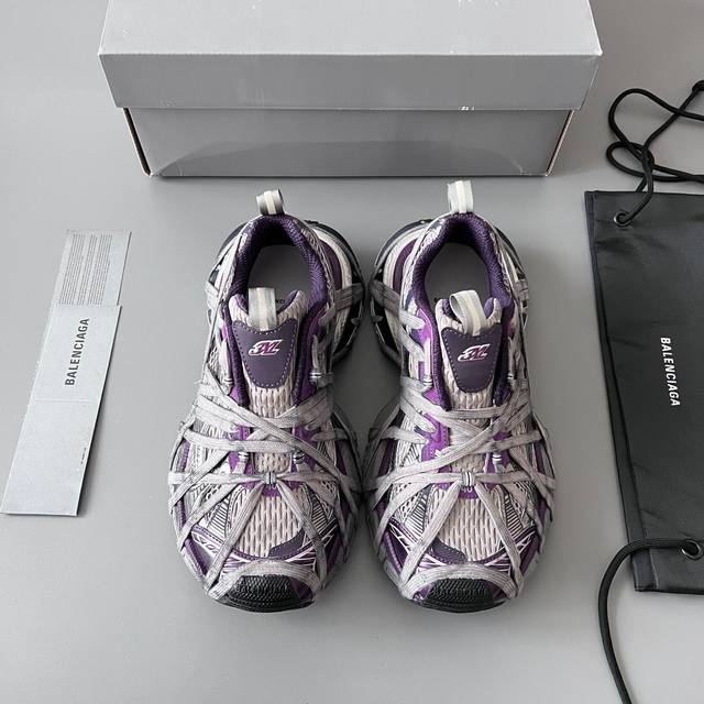 纯原版本balenciaga Antom Sneaker 巴黎世家全新做旧十代绑带潮流跑鞋 在延续 Track Trainer 户外轮廓和复杂鞋面结构的同时，新