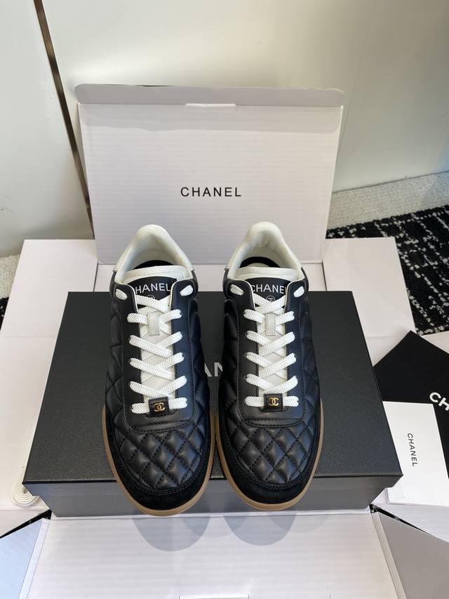 东莞代购级 最有流量的棒球鞋chanel 小香这双鞋谁穿谁夸 杨幂同款chanel23S棒球鞋 永远可以相信幂姐的眼光 Chanel23S春夏菱格纹运动鞋