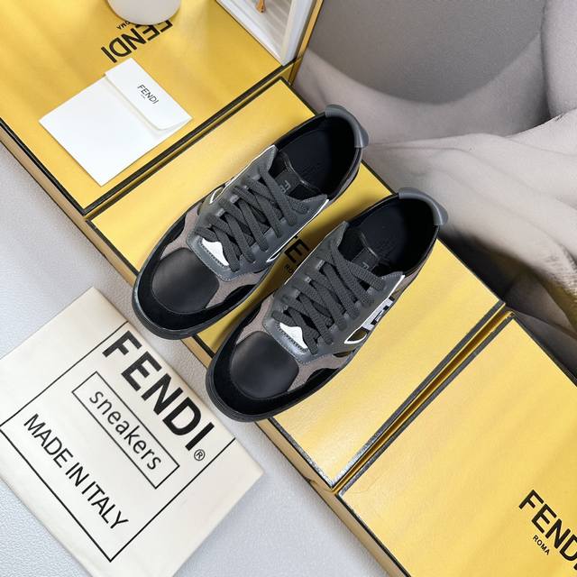 Fendi 芬迪最新step系列 情侣款 休闲 运动鞋 拼色 系带 板鞋 原版购入开发 做货 全新step系列 拼色 系带运动鞋。米色皮革材质。棕色麂皮细节。两