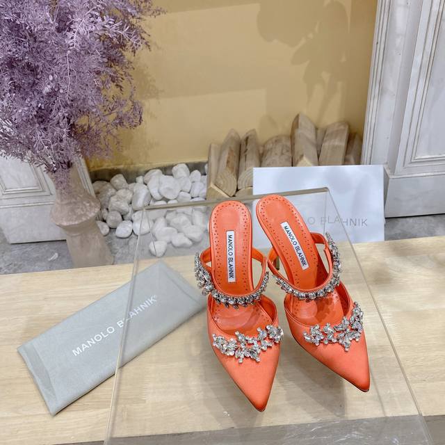 工厂价 Manolo Blahnik 90毫米“Lurum”施华洛世奇水晶丝绸缎面穆勒鞋高跟鞋，码数35-39 34、40、41、42定做不退换