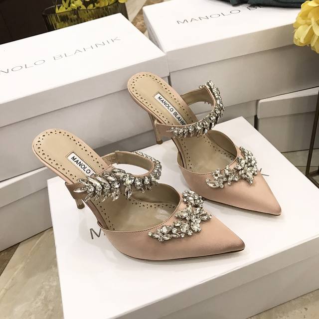 工厂价 Manolo Blahnik 90毫米“Lurum”施华洛世奇水晶丝绸缎面穆勒鞋高跟鞋，码数35-39 34、40、41、42定做不退换