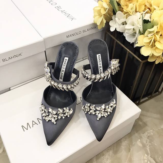 工厂价 Manolo Blahnik 90毫米“Lurum”施华洛世奇水晶丝绸缎面穆勒鞋高跟鞋，码数35-39 34、40、41、42定做不退换