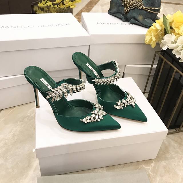 工厂价 Manolo Blahnik 90毫米“Lurum”施华洛世奇水晶丝绸缎面穆勒鞋高跟鞋，码数35-39 34、40、41、42定做不退换