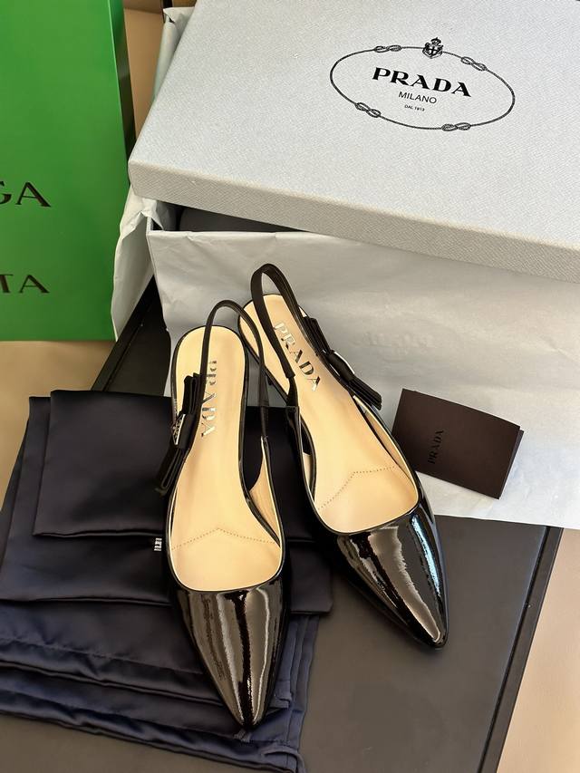 顶级版本 Prad A Ss23 New Arrival～ P家2023 拼接缎面蝴蝶结 Slingback 精致优雅，刚刚好的高度，脚感满分 漆皮鞋面 羊皮内