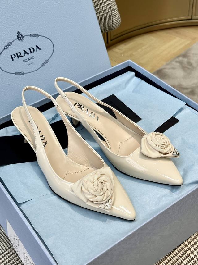 顶级版本 Prad A Ss23 New Arrival～ P家 2023 玫瑰花slingback 缎面玫瑰花朵，精致优雅，性感时髦 刚刚好的高度，刚刚好的装