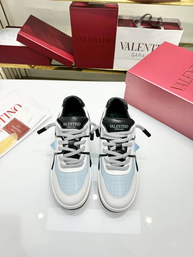 Valentino华伦天奴 New Arrival～ V家厚底运动鞋 进口爱马仕纹牛皮丝绸羊皮里tpu材质大底质感拉满！ 上脚真的超好穿又很舒服的～自带增高6公