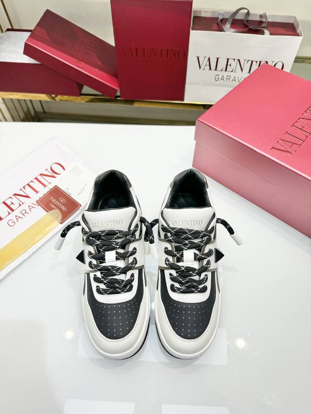 Valentino华伦天奴 New Arrival～ V家厚底运动鞋 进口爱马仕纹牛皮丝绸羊皮里tpu材质大底质感拉满！ 上脚真的超好穿又很舒服的～自带增高6公