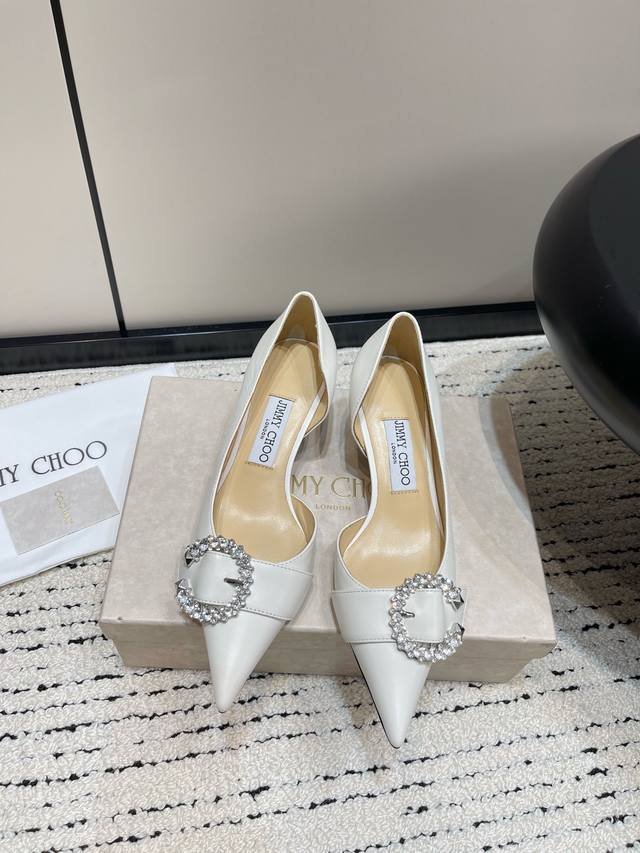 Jimmy Choo*｜Jc 吉米周 2024春夏新款简约尖头小牛皮高跟单鞋 完美的线条，简约大气上脚显气质粗跟舒适百搭，还能拉长双腿显高显瘦显腿长，Jc最擅长