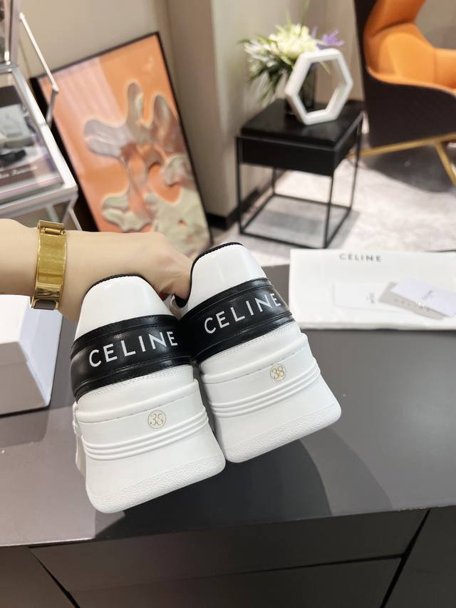 Celine 2022Ss 厚底小白鞋 这款celine2022春夏的新品，非常百搭的绝对不会出错的一款，特别是在搭比较长的阔腿裤牛仔裤时效果非常好，可以很好的