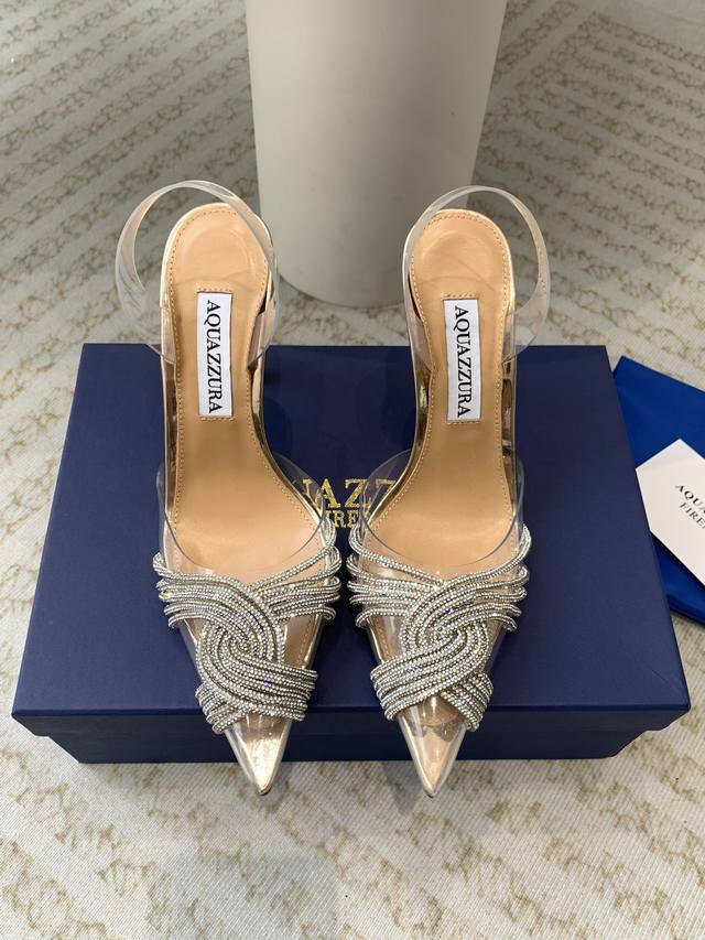 Aquazzura 24Ss 惊艳火爆款、菠萝 王室贵族的钟爱雍容华贵、气质高雅、到手如图柜级品质 进口真丝 Pv C透明片面料．璀璨别致水钻饰扣、小羊皮内里、