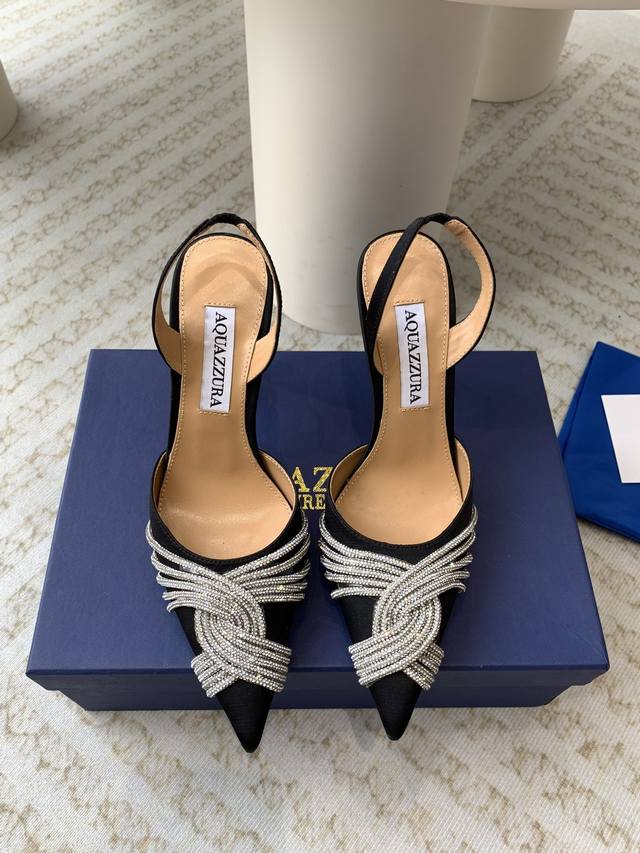 Aquazzura 24Ss 惊艳火爆款、菠萝 王室贵族的钟爱雍容华贵、气质高雅、到手如图柜级品质 进口真丝 Pv C透明片面料．璀璨别致水钻饰扣、小羊皮内里、