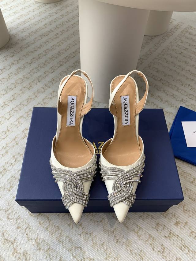 Aquazzura 24Ss 惊艳火爆款、菠萝 王室贵族的钟爱雍容华贵、气质高雅、到手如图柜级品质 进口真丝 Pv C透明片面料．璀璨别致水钻饰扣、小羊皮内里、