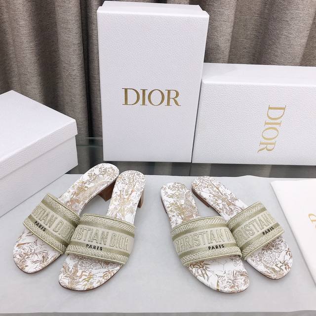 平底 高跟 升级版烫金款凉拖 Dior ~D家2023新款女拖鞋 ，字母logo立体刺绣凉鞋 鞋面：鞋面原版一致高温水溶棉质电绣科技面料 内里：水染羊皮内里 大