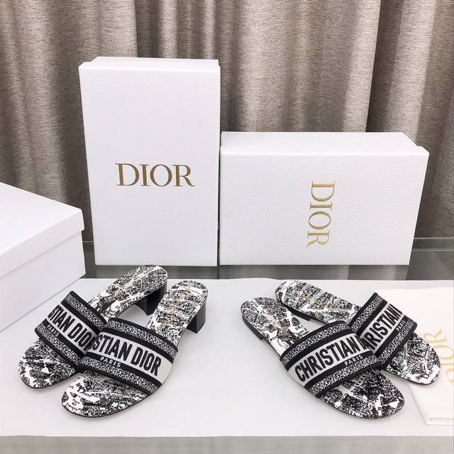 平底 高跟 Dior ~D家2023新款女拖鞋 ，字母logo立体刺绣凉鞋 鞋面：鞋面原版一致高温水溶棉质电绣科技面料 内里：水染羊皮内里 大底：意大利真皮大底