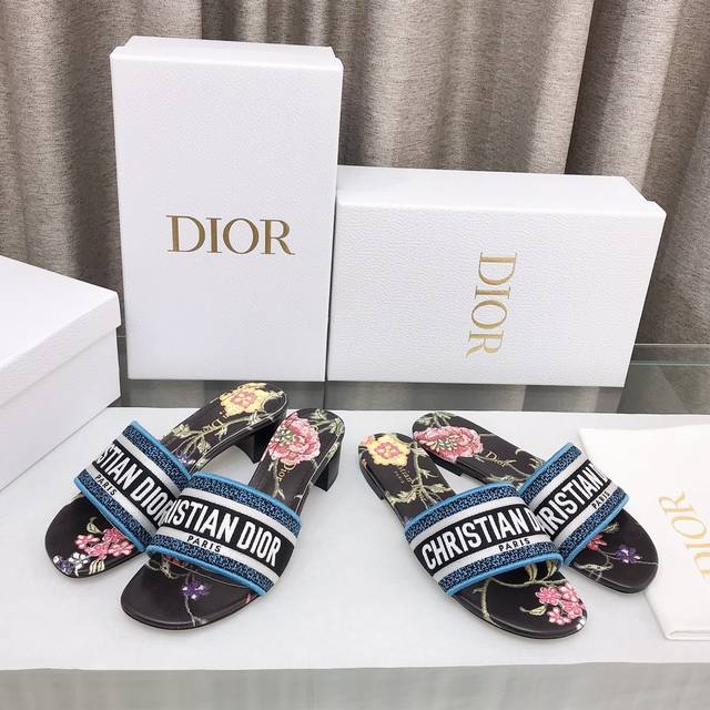 平底 高跟 Dior ~D家2023新款女拖鞋 ，字母logo立体刺绣凉鞋 鞋面：鞋面原版一致高温水溶棉质电绣科技面料 内里：水染羊皮内里 大底：意大利真皮大底