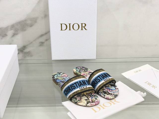 平底 高跟 Dior ~D家2022新款女拖鞋 ，字母logo立体刺绣凉鞋 鞋面：鞋面原版一致高温水溶棉质电绣科技面料 内里：水染羊皮内里 大底：意大利真皮大底