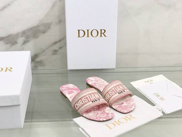 平底 高跟 Dior ~D家2022新款女拖鞋 ，字母logo立体刺绣凉鞋 鞋面：鞋面原版一致高温水溶棉质电绣科技面料 内里：水染羊皮内里 大底：意大利真皮大底