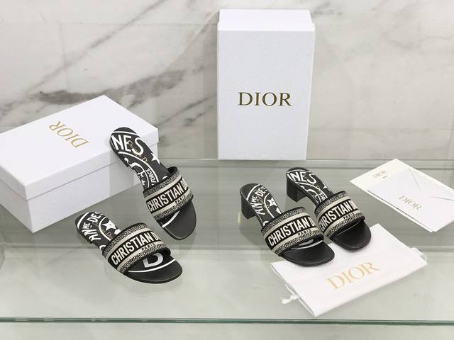 平底 高跟 Dior ~D家2022新款女拖鞋 ，字母logo立体刺绣凉鞋 鞋面：鞋面原版一致高温水溶棉质电绣科技面料 内里：水染羊皮内里 大底：意大利真皮大底