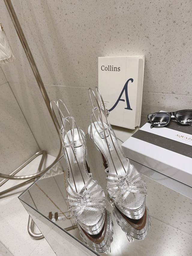 鱼嘴蛇纹水台 Aquazzura Zp 原版开模 原版扣开模 附带原版定制蛇纹羊皮 大底金色标志性菠萝微标赋予单品丰富的品牌内涵与奢华的外观单品真皮大底羊皮鞋垫