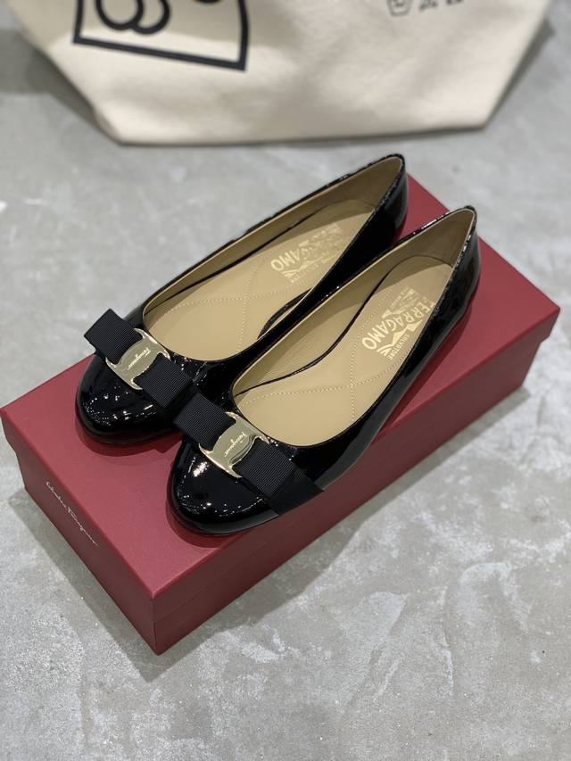 工厂价 Salvatore Ferraga*O 菲拉*慕经典款vara蝴蝶结圆头芭蕾舞单鞋 Vara真的是菲拉*慕家最经典最值得入手的一双鞋，可盐可甜！圆头、蝴