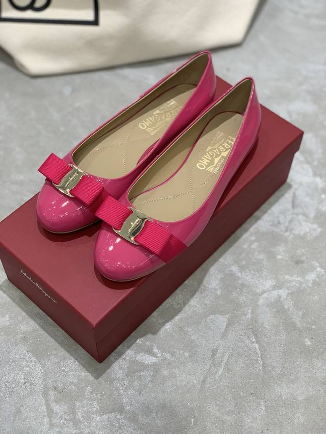 工厂价 Salvatore Ferraga*O 菲拉*慕经典款vara蝴蝶结圆头芭蕾舞单鞋 Vara真的是菲拉*慕家最经典最值得入手的一双鞋，可盐可甜！圆头、蝴