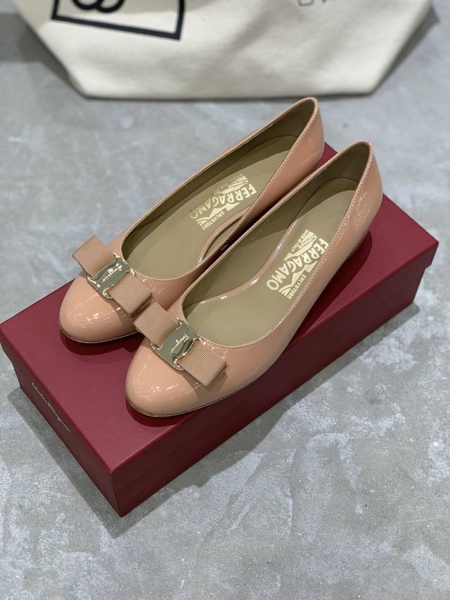 工厂价 Salvatore Ferraga*O 菲拉*慕经典款vara蝴蝶结圆头芭蕾舞单鞋 Vara真的是菲拉*慕家最经典最值得入手的一双鞋，可盐可甜！圆头、中