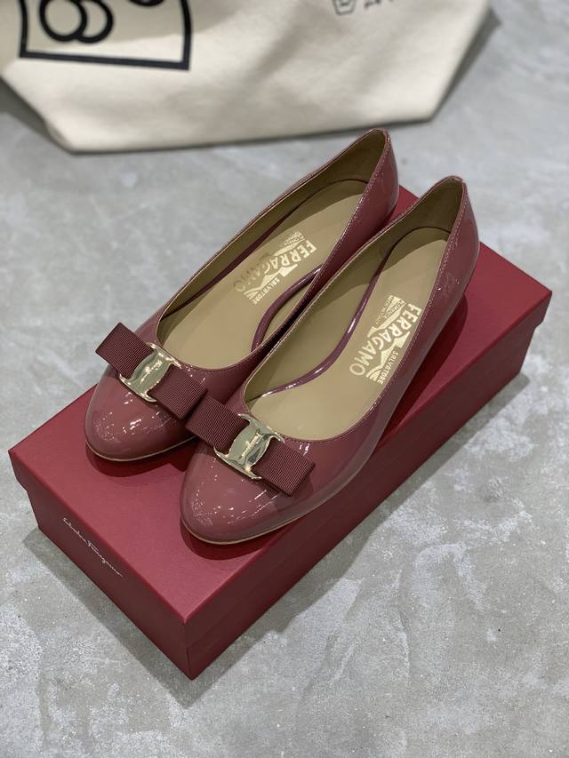 工厂价 Salvatore Ferraga*O 菲拉*慕经典款vara蝴蝶结圆头芭蕾舞单鞋 Vara真的是菲拉*慕家最经典最值得入手的一双鞋，可盐可甜！圆头、中