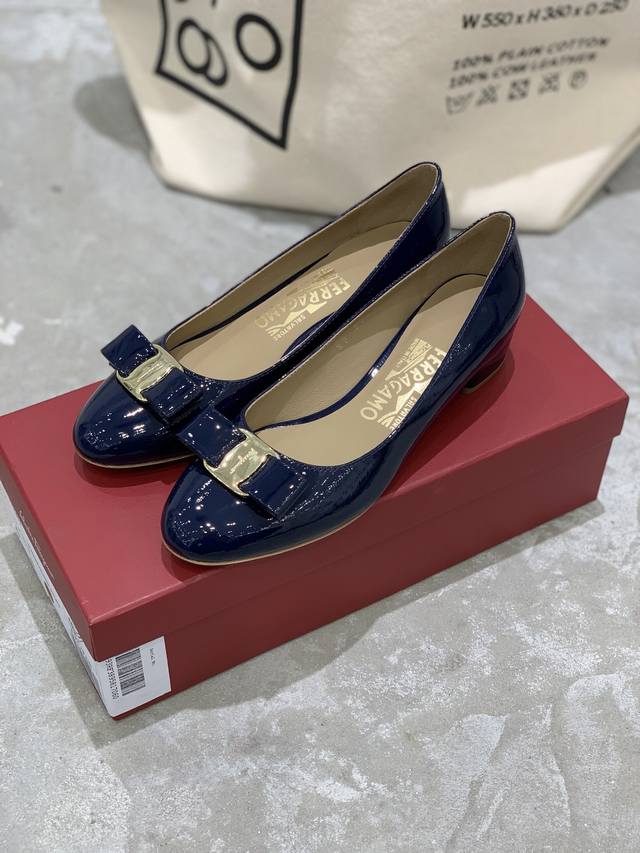 工厂价 皮扣，皮蝴蝶结salvatore Ferraga*O 菲拉*慕经典款vara蝴蝶结圆头芭蕾舞单鞋 Vara真的是菲拉*慕家最经典最值得入手的一双鞋，可盐