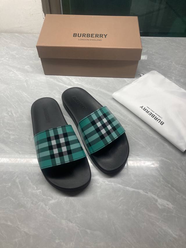 Burberry巴宝莉新色平底鞋拖鞋休闲拖沙滩鞋一字拖鞋 码数：3646